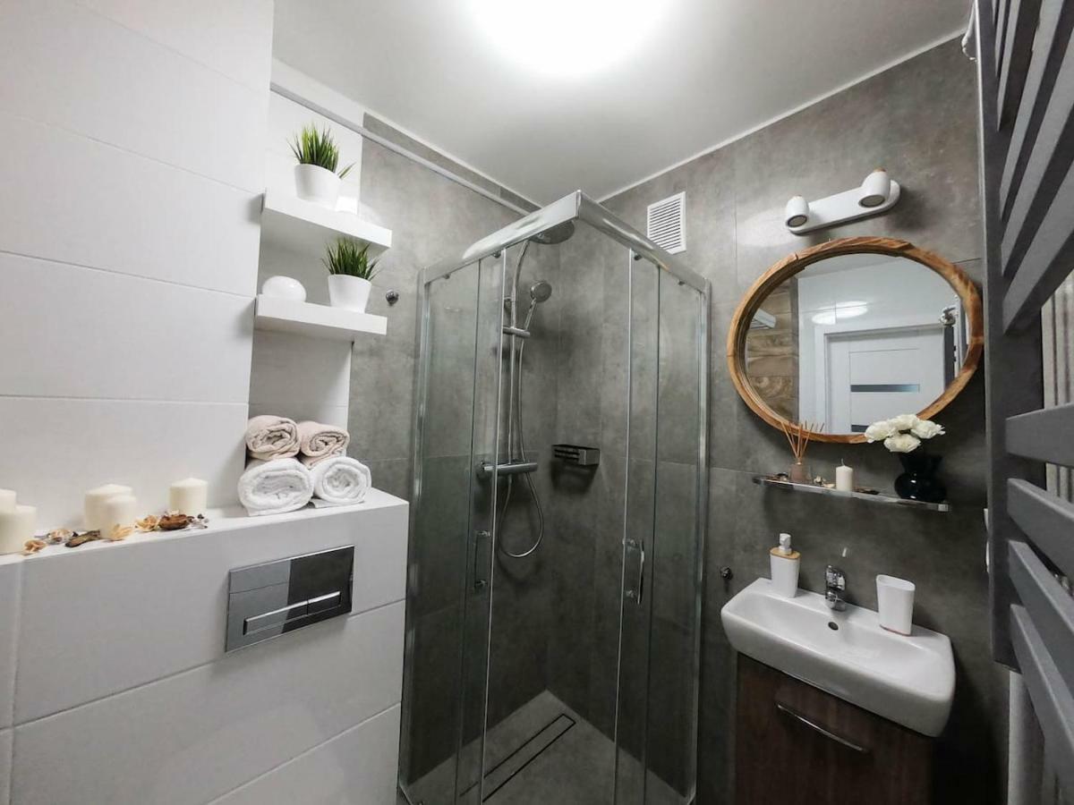 New Apartment - 300 M Town Hall - 3 Rooms - 7 People วรอตซวาฟ ภายนอก รูปภาพ